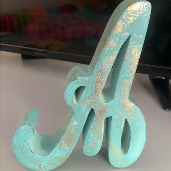 Decor in form of an A in wood - Picture 1 of 2